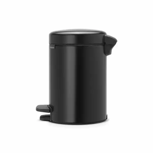 Brabantia NewIcon 3 Litre Black Pedal Bin 3 Brabantia NewIcon 3 Litre Black Pedal Bin - Image 3