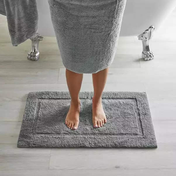 Dorma Sumptuously Soft Dove Grey Bath Mat 3 Dorma Sumptuously Soft Dove Grey Bath Mat - Image 3