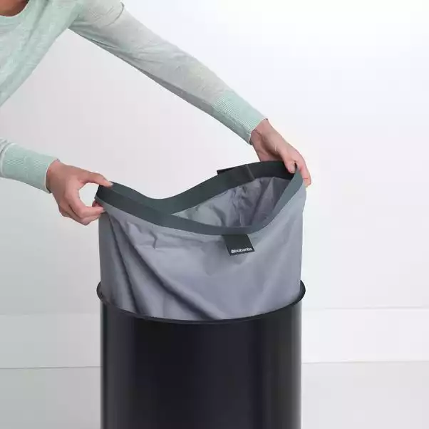 Brabantia Black Cork 60L Laundry Bin 5 Brabantia Black Cork 60L Laundry Bin - Image 5