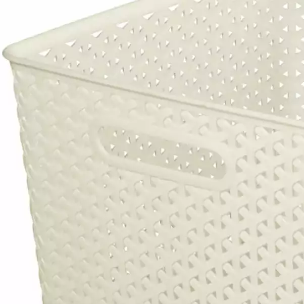 Curver 18L Vintage White Basket 4 Curver 18L Vintage White Basket - Image 4