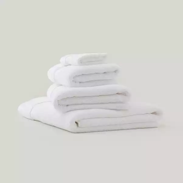 The Edited Life Naturally Soft White Towel 3 The Edited Life Naturally Soft White Towel - Image 3