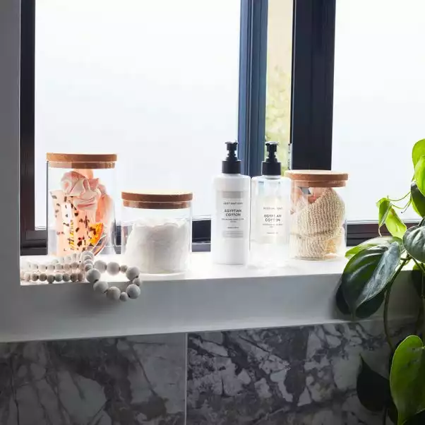 Wax Lyrical Egyptian Cotton Hand Lotion 300ml 3 Wax Lyrical Egyptian Cotton Hand Lotion 300ml - Image 3