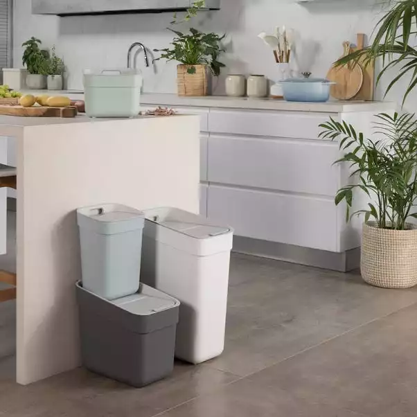 Curver Ready To Collect 30L Bin 6 Curver Ready To Collect 30L Bin - Image 6