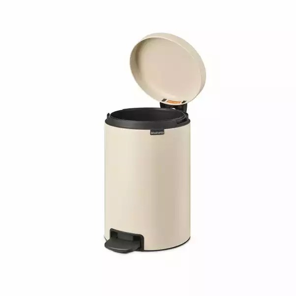 Brabantia NewIcon Pedal Bin 12L Soft Beige 2 Brabantia NewIcon Pedal Bin 12L Soft Beige - Image 2