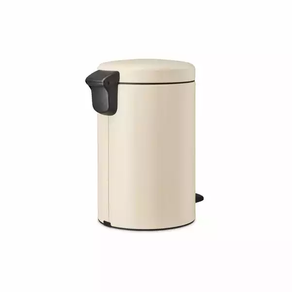 Brabantia NewIcon Pedal Bin 12L Soft Beige 3 Brabantia NewIcon Pedal Bin 12L Soft Beige - Image 3