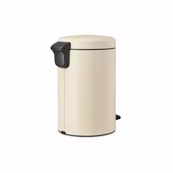 Brabantia NewIcon Pedal Bin 12L Soft Beige 4 Brabantia NewIcon Pedal Bin 12L Soft Beige - Image 4