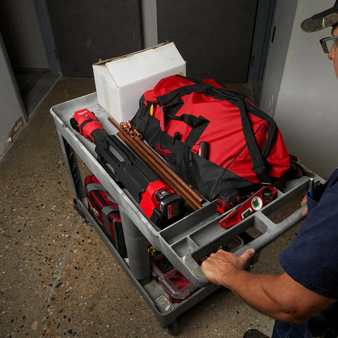 Milwaukee M12 SAL-0 12V Stand Light (Body Only) 8 Milwaukee M12 SAL-0 12V Stand Light (Body Only) - Image 8