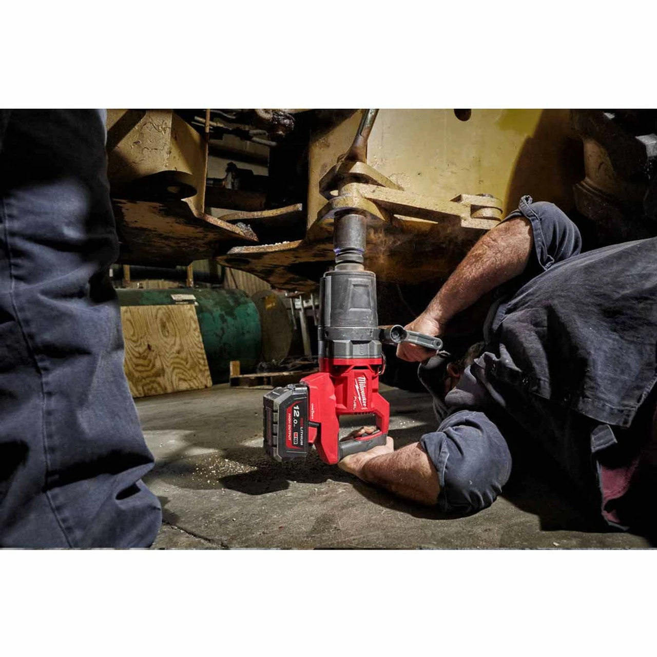 Milwaukee M18 ONEFHIWF1D-121C 18V Fuel One-Key D-Handled 1" Impact Wrench With 1x 12.0Ah Battery 8 Milwaukee M18 ONEFHIWF1D-121C 18V Fuel One-Key D-Handled 1" Impact Wrench With 1x 12.0Ah Battery - Image 8