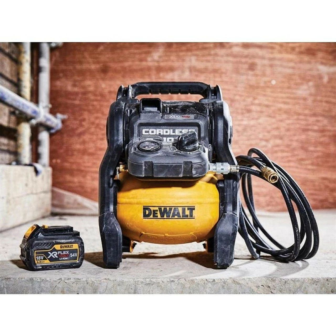 DeWalt DCC1054T2-GB 54V XR Flexvolt Air Compressor 2 X 6.0Ah Batteries 4 DeWalt DCC1054T2-GB 54V XR Flexvolt Air Compressor 2 X 6.0Ah Batteries - Image 4