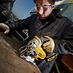 DeWalt DCS331 18V XR Jigsaw With 1x 5.0Ah Battery -Dunelm Sales Store 92114 5 82741.1642608813.1280.1280 34295.1663684051