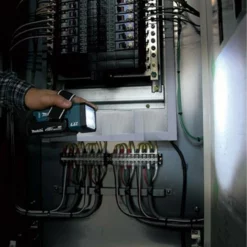 Makita DML186 18V LED Li-Ion Flashlight (Body Only) 9 Makita DML186 18V LED Li-Ion Flashlight (Body Only) -Dunelm Sales Store Artboard 2 61774.1663684035