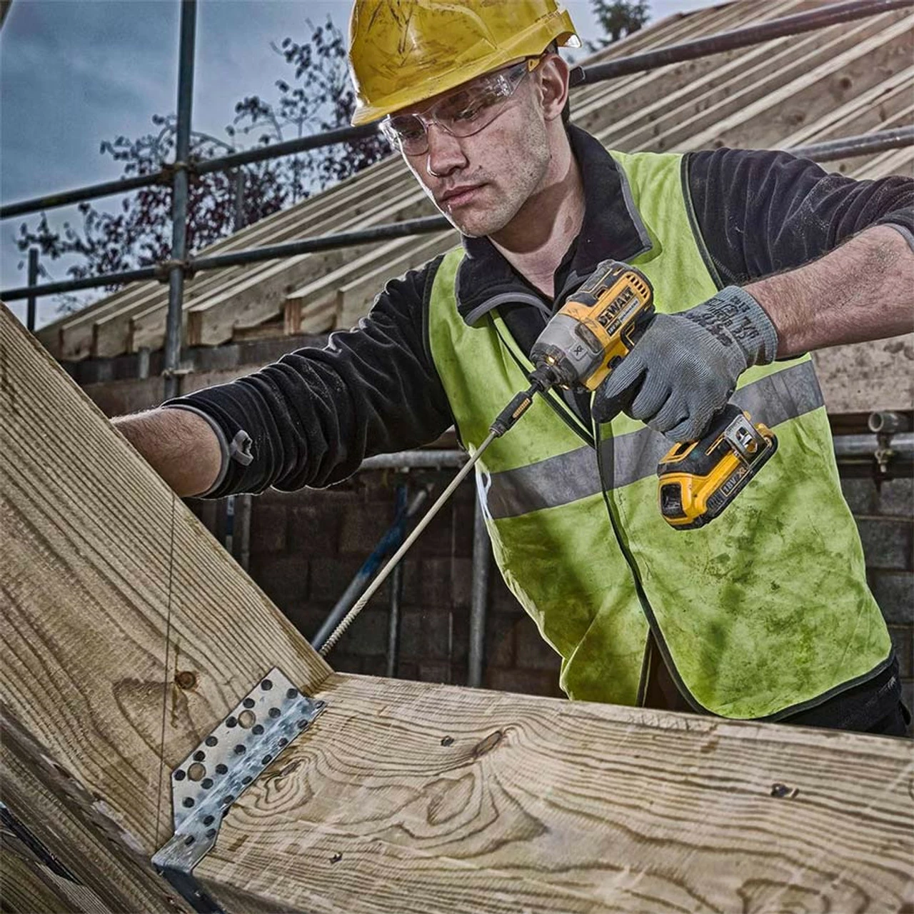 DeWalt DCF887M1 18V XR Brushless 3 Speed Impact Driver With 1 X 4.0Ah Battery 4 DeWalt DCF887M1 18V XR Brushless 3 Speed Impact Driver With 1 X 4.0Ah Battery - Image 4