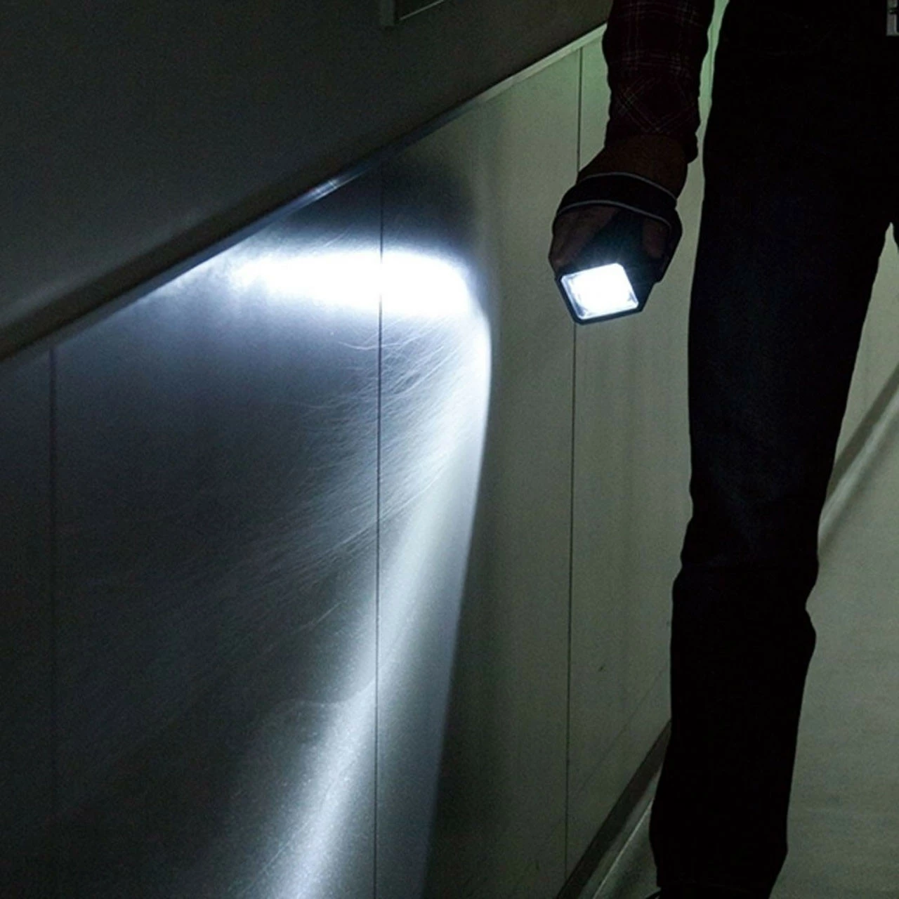 Makita DML186 18V LED Li-Ion Flashlight (Body Only) 4 Makita DML186 18V LED Li-Ion Flashlight (Body Only) - Image 4