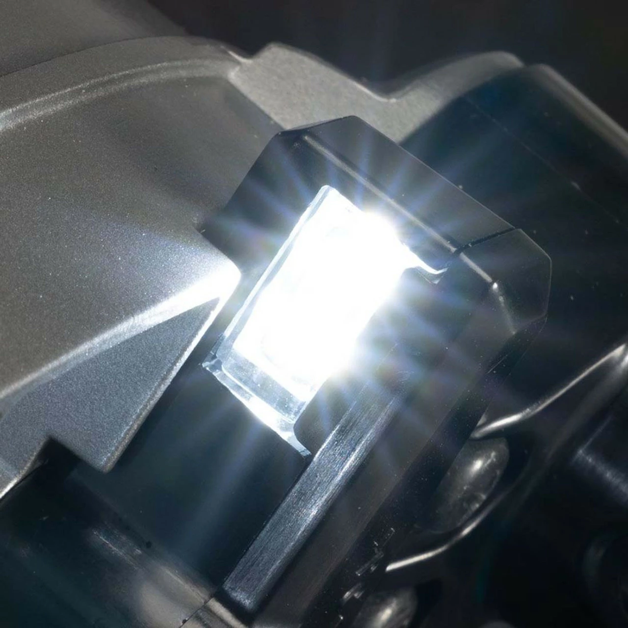 Makita CS002GZ 40V XGT 185mm Cordless Metal Cutting Saw (Body Only) 6 Makita CS002GZ 40V XGT 185mm Cordless Metal Cutting Saw (Body Only) - Image 6