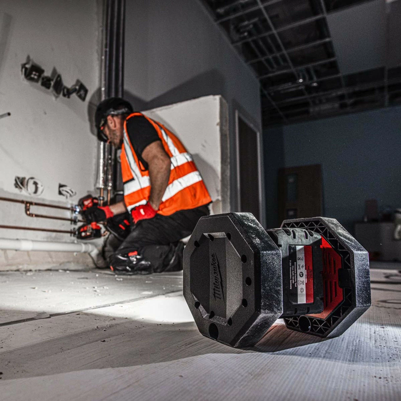 Milwaukee M18 AL-0 LED 18V Area Light (Body Only) 6 Milwaukee M18 AL-0 LED 18V Area Light (Body Only) - Image 6