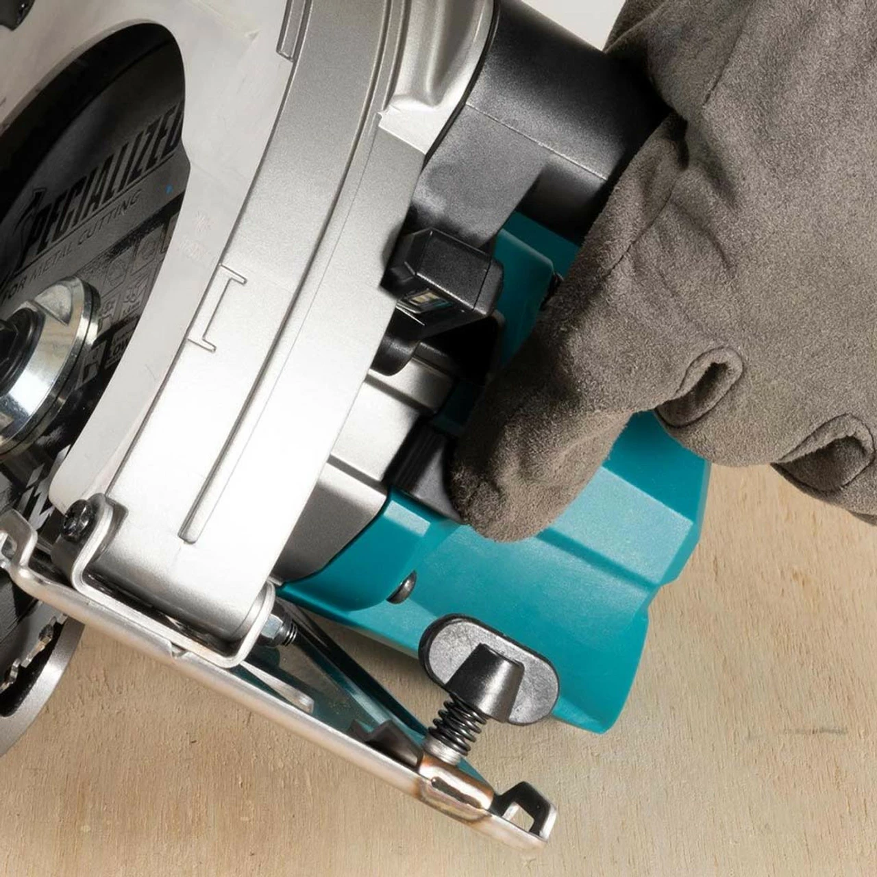 Makita CS002GZ 40V XGT 185mm Cordless Metal Cutting Saw (Body Only) 13 Makita CS002GZ 40V XGT 185mm Cordless Metal Cutting Saw (Body Only) - Image 13