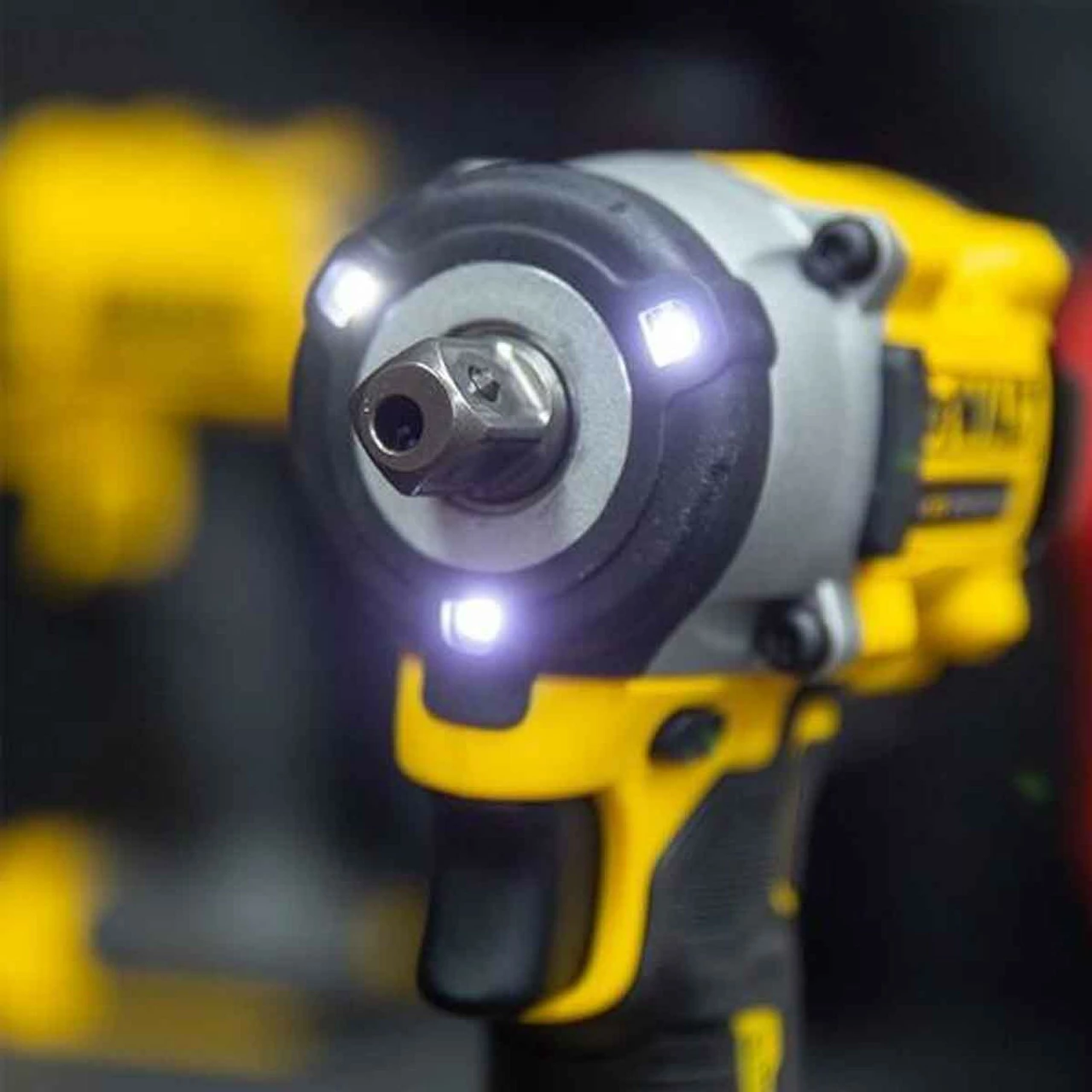 DeWalt DCF922P2T 18V XR Brushless 1/2" Detent Pin Compact Impact Wrench With 2x 5.0Ah Batteries 6 DeWalt DCF922P2T 18V XR Brushless 1/2" Detent Pin Compact Impact Wrench With 2x 5.0Ah Batteries - Image 6