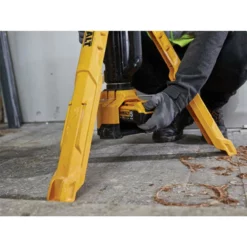 DeWalt DCL079 18V XR LED Tripod Light (Body Only) -Dunelm Sales Store DCL079 C 73244.1663753777