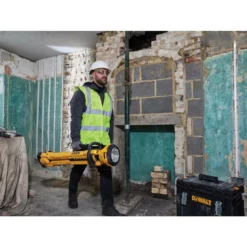 DeWalt DCL079 18V XR LED Tripod Light (Body Only) -Dunelm Sales Store DCL079 F 99397.1663753777