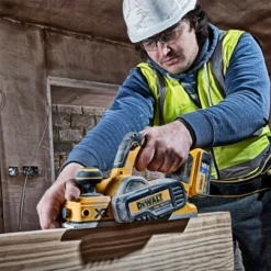 DeWalt DCP580A1 18V XR Brushless Planer With 1x 5.0Ah Battery -Dunelm Sales Store DCP580A1 A 60854.1663684114