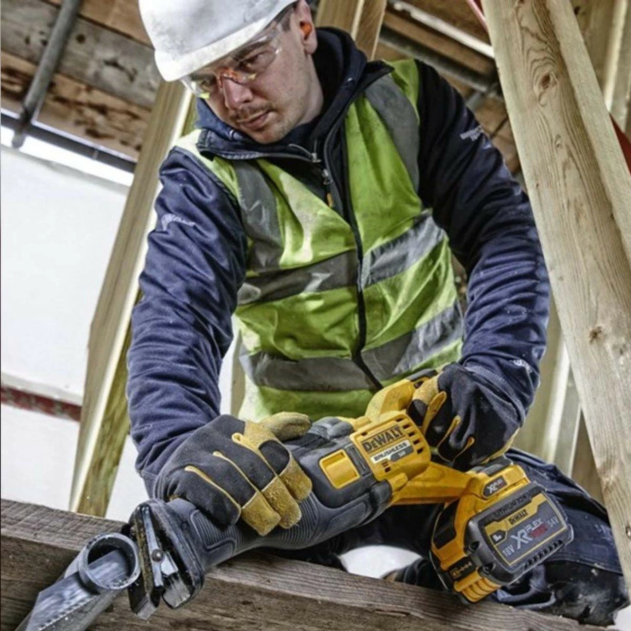 DeWalt DCS389NT 54V XR FLEXVOLT Reciprocating Saw In A Carry Case (Body Only) 3 DeWalt DCS389NT 54V XR FLEXVOLT Reciprocating Saw In A Carry Case (Body Only) - Image 3