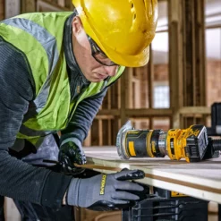 DeWalt DCW604P2 18V XR Brushless 1/4" Router With 2x 5.0Ah Batteries -Dunelm Sales Store DCW604P2 B 69611.1668606663