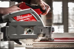 Milwaukee M18 FPS55-501X 18V FUEL™ 55mm Brushless Plunge Saw With 1x 5.0Ah Battery -Dunelm Sales Store M18 FPS55 552P App 8 30043.1676991653