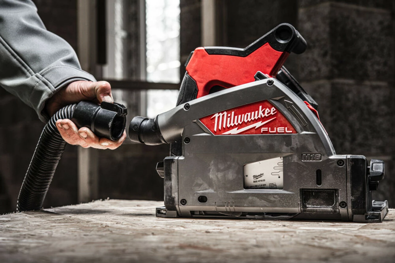 Milwaukee M18 FPS55-552P 18V FUEL™ 55mm Brushless Plunge Saw With 2x 5.5Ah Batteries 7 Milwaukee M18 FPS55-552P 18V FUEL™ 55mm Brushless Plunge Saw With 2x 5.5Ah Batteries - Image 7