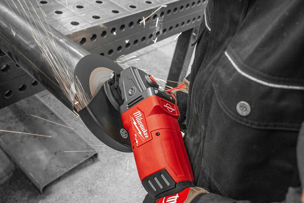 Milwaukee M18 ONEFLAG230XPDB-0C FUEL™ ONE-KEY™ 18V BL 230mm Braking Angle Grinder With Paddle Switch In A Case (Body Only) 18 Milwaukee M18 ONEFLAG230XPDB-0C FUEL™ ONE-KEY™ 18V BL 230mm Braking Angle Grinder With Paddle Switch In A Case (Body Only) - Image 18