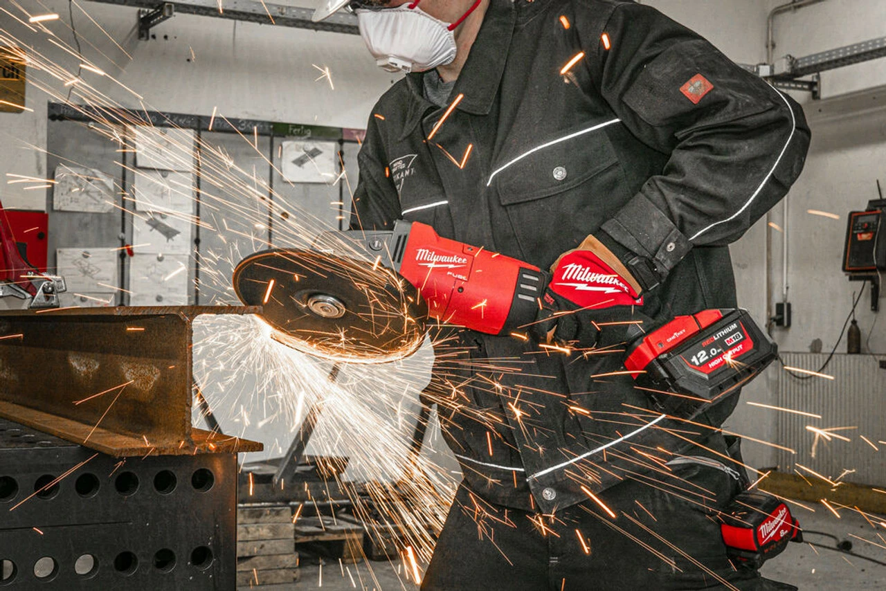 Milwaukee M18 ONEFLAG230XPDB-0C FUEL™ ONE-KEY™ 18V BL 230mm Braking Angle Grinder With Paddle Switch In A Case (Body Only) 17 Milwaukee M18 ONEFLAG230XPDB-0C FUEL™ ONE-KEY™ 18V BL 230mm Braking Angle Grinder With Paddle Switch In A Case (Body Only) - Image 17