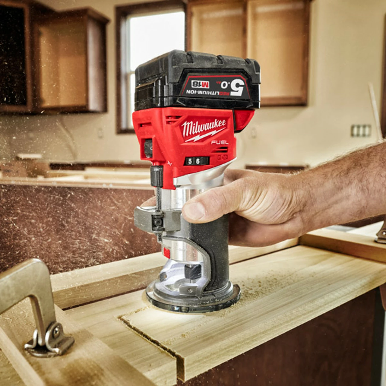 Milwaukee M18 FTR-0X Fuel 18V Brushless Trim Router (Body Only) 7 Milwaukee M18 FTR-0X Fuel 18V Brushless Trim Router (Body Only) - Image 7