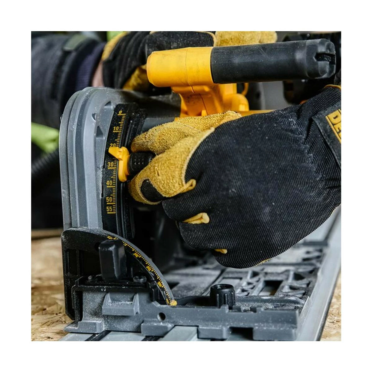 DeWalt DCS520T2-GB 54V XR FlexVolt 165mm Plunge Saw With 2x 6.0Ah Batteries 5 DeWalt DCS520T2-GB 54V XR FlexVolt 165mm Plunge Saw With 2x 6.0Ah Batteries - Image 5
